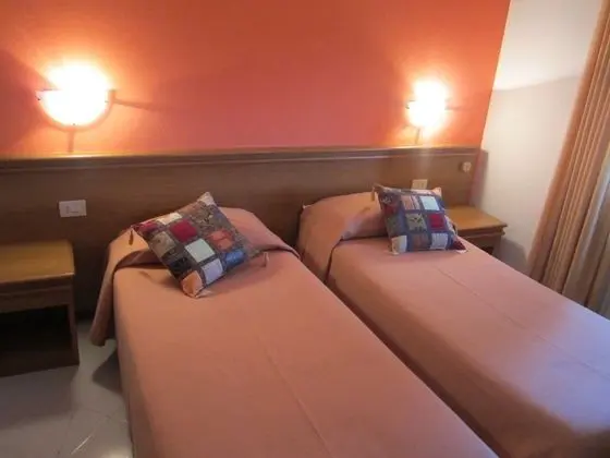 Classic Tek Büyük Yataklı Oda