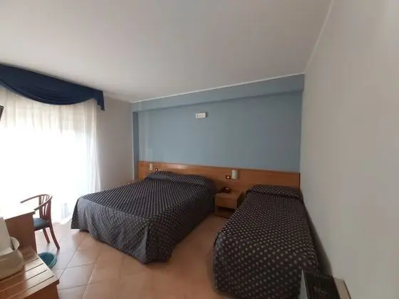 Standard Üç Kişilik Oda