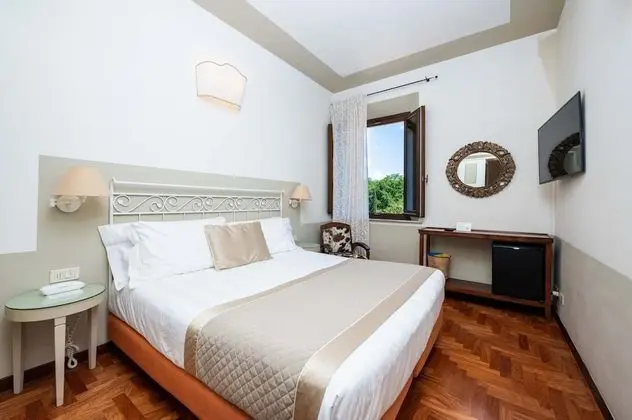 Classic Tek Büyük Yataklı Oda