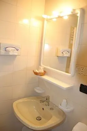 Standard Üç Kişilik Oda