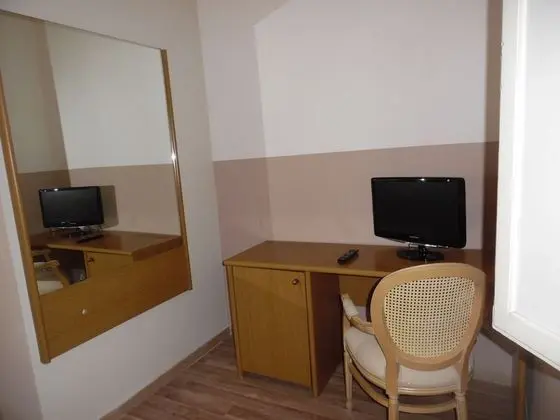 Basic Tek Büyük Yataklı Oda