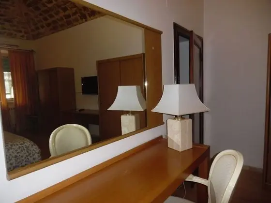 Basic Üç Kişilik Oda