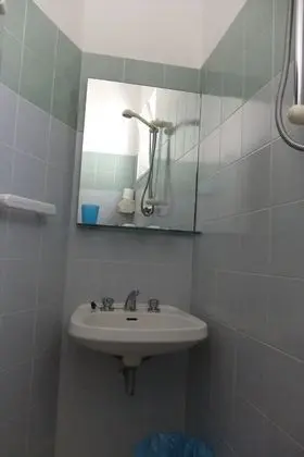 Üç Kişilik Oda