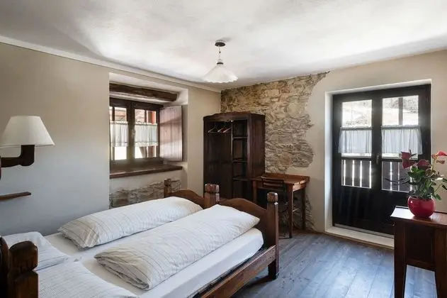 Traditional Tek Büyük veya İki Ayrı Yataklı Oda