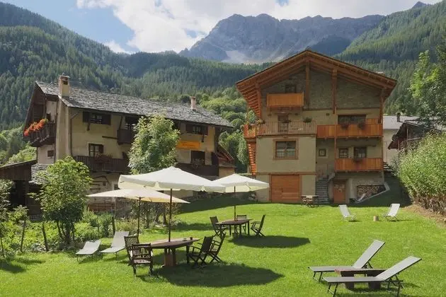 Traditional Tek Büyük veya İki Ayrı Yataklı Oda