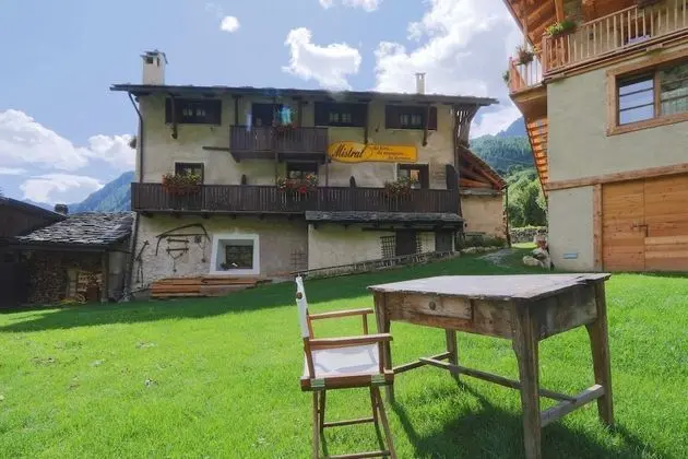 Traditional Tek Büyük veya İki Ayrı Yataklı Oda