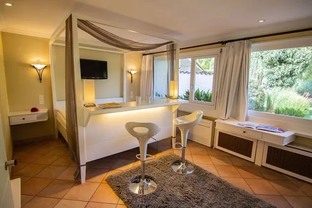 Standard Tek Büyük Yataklı Oda, Teras, Bahçe Manzaralı