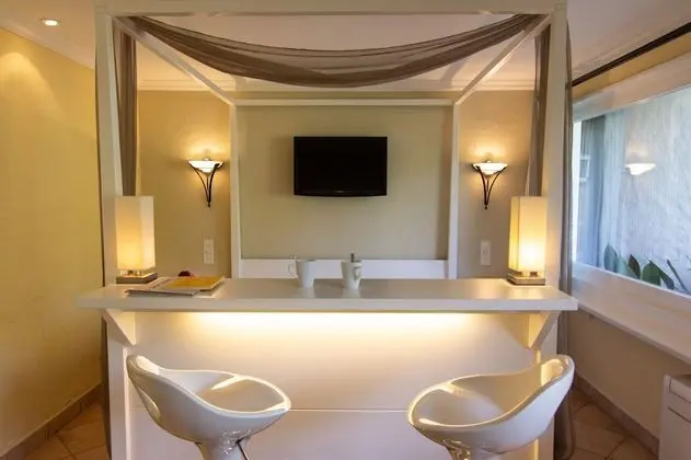 Standard Tek Büyük Yataklı Oda, Teras, Bahçe Manzaralı