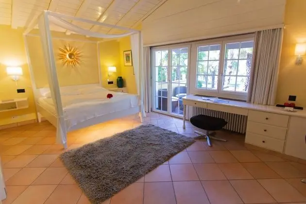 Superior Tek Büyük veya İki Ayrı Yataklı Oda, Balkon, Bahçe Manzaralı