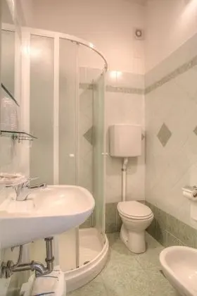 Üç Kişilik Oda