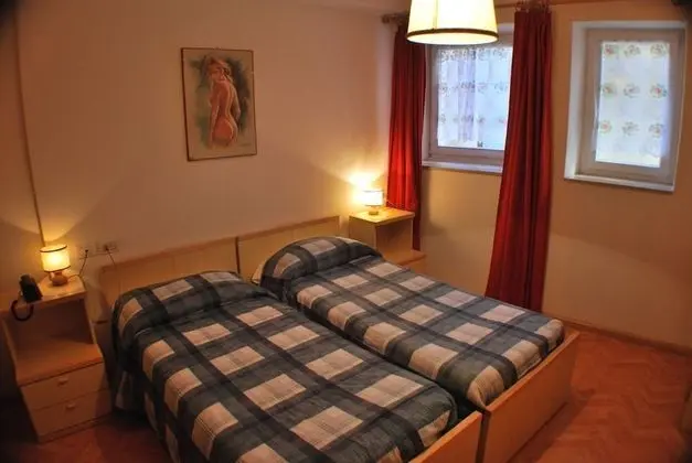 Tek Büyük veya İki Ayrı Yataklı Oda