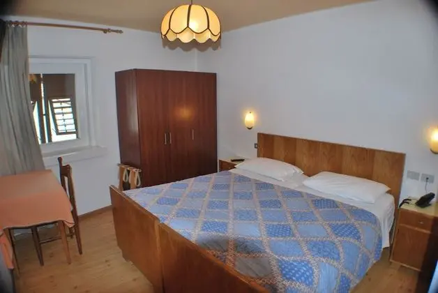 Tek Büyük veya İki Ayrı Yataklı Oda