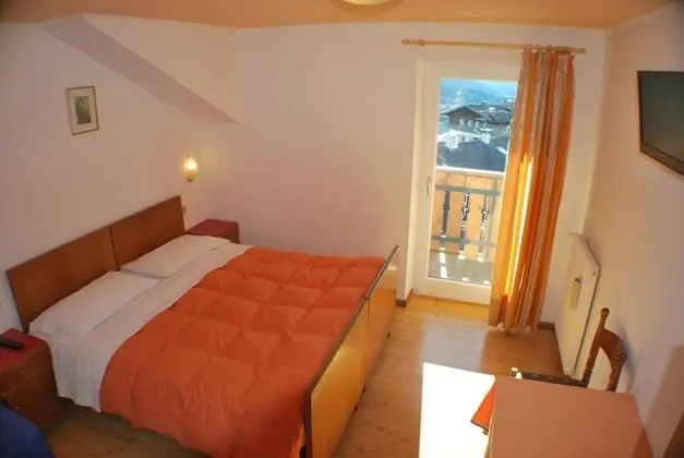 Tek Büyük veya İki Ayrı Yataklı Oda, Balkon