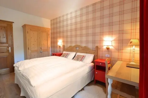 Tek Büyük veya İki Ayrı Yataklı Oda, Balkon, Dağ Manzaralı