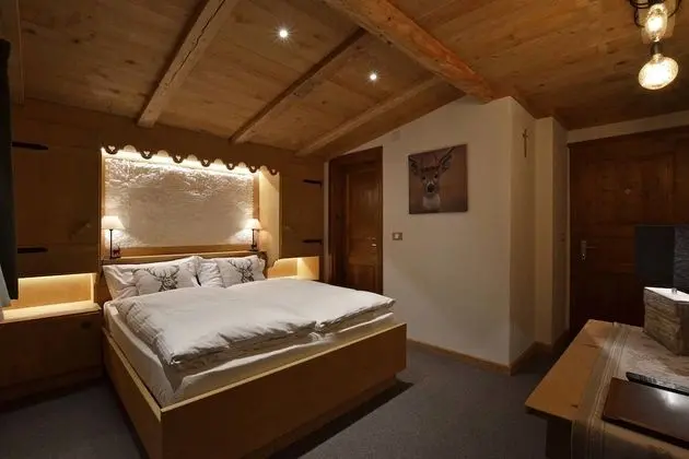 Tek Büyük veya İki Ayrı Yataklı Oda, Balkon, Dağ Manzaralı