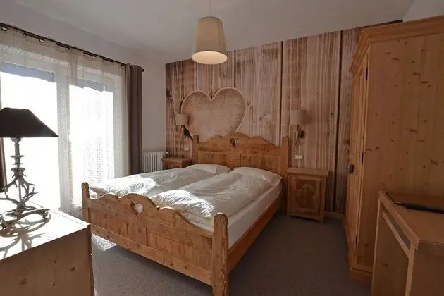 Tek Büyük veya İki Ayrı Yataklı Oda, Balkon, Dağ Manzaralı