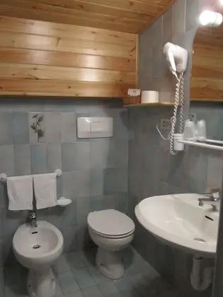 Tek Büyük veya İki Ayrı Yataklı Oda, Balkon, Dağ Manzaralı