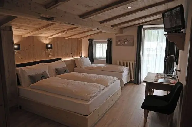 Üç Kişilik Oda, Balkon, Dağ Manzaralı