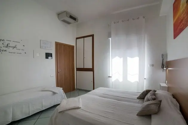 Üç Kişilik Oda
