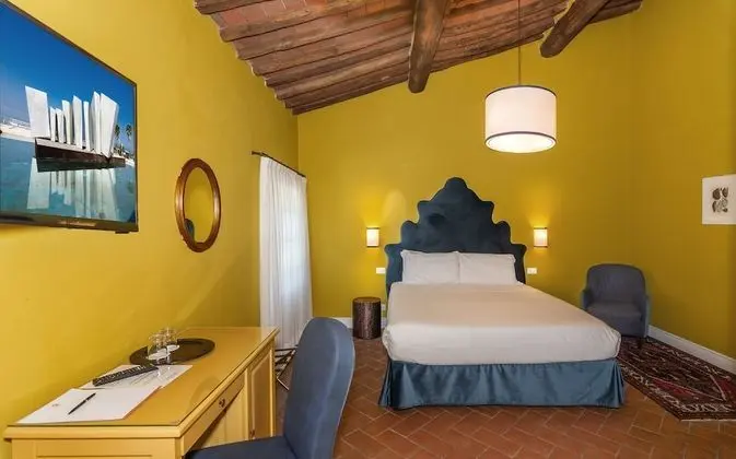 Classic Room with View