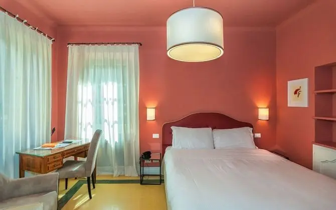 Classic Room with View