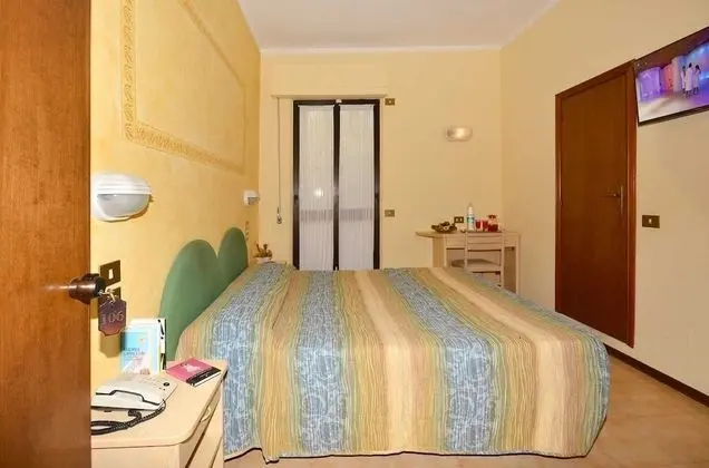 Standard Tek Büyük veya İki Ayrı Yataklı Oda