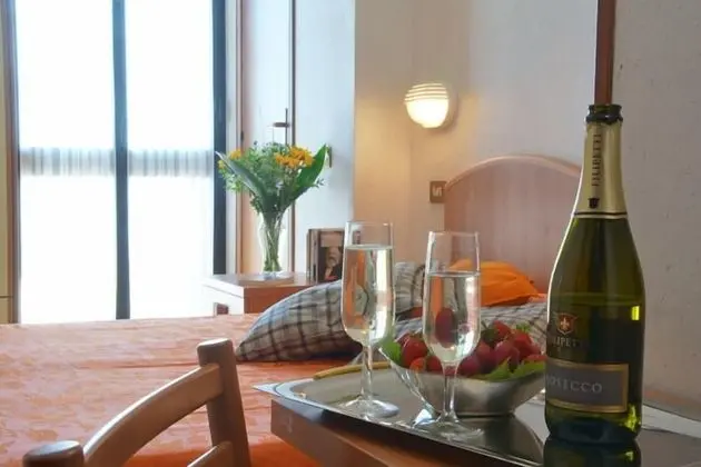 Standard Tek Büyük veya İki Ayrı Yataklı Oda