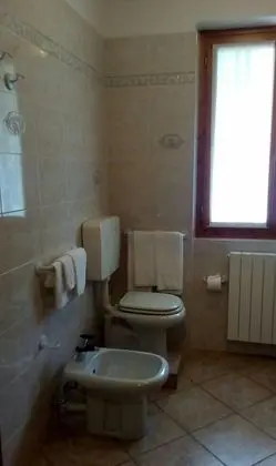 Üç Kişilik Oda
