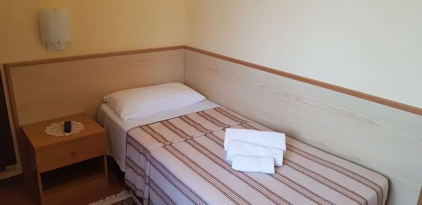 Deluxe Tek Kişilik Oda, Kısmi Göl Manzaralı