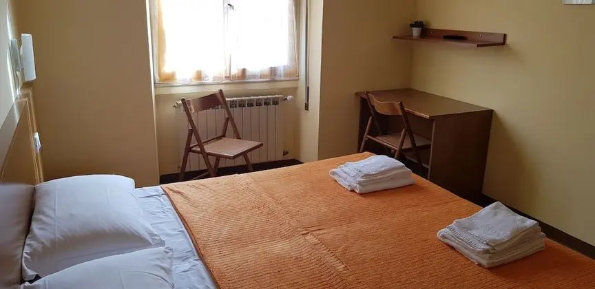 Standard Tek Büyük Yataklı Oda, Kısmi Göl Manzaralı