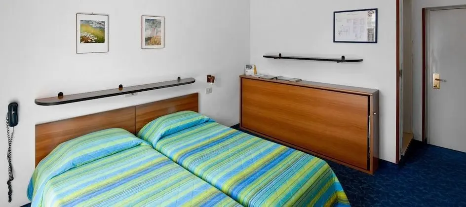 Tek Büyük veya İki Ayrı Yataklı Oda, Banyolu/Duşlu