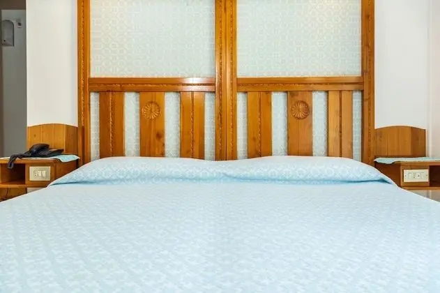 Economy Tek Büyük veya İki Ayrı Yataklı Oda