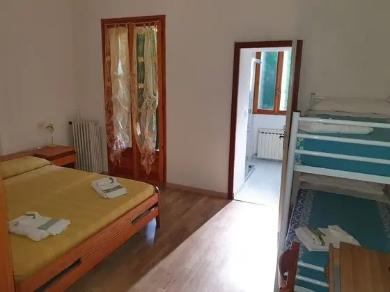 Üç Kişilik Oda