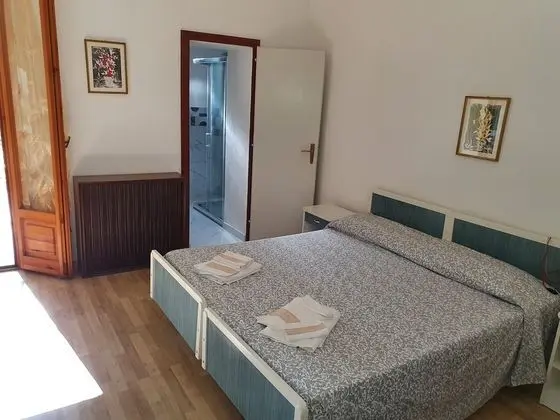 Üç Kişilik Oda