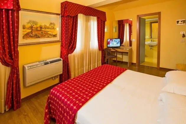 Tek Büyük veya İki Ayrı Yataklı Oda