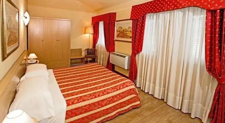 Tek Büyük veya İki Ayrı Yataklı Oda