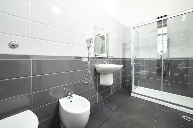 Basic Tek Büyük veya İki Ayrı Yataklı Oda