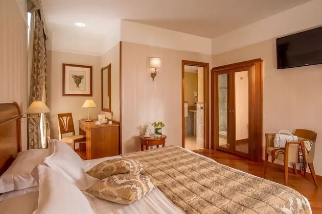 Deluxe Tek Büyük Yataklı Oda