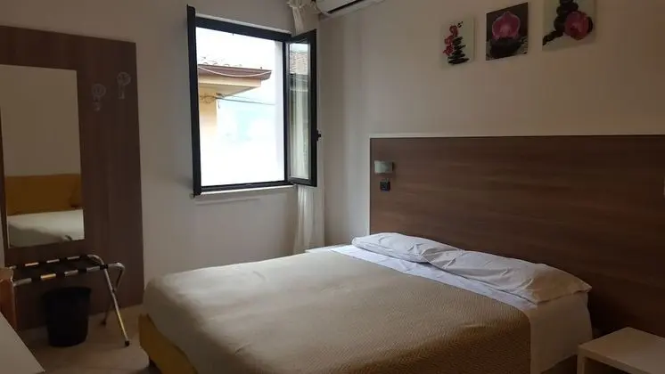 Standard Tek Büyük veya İki Ayrı Yataklı Oda, Göl Manzaralı