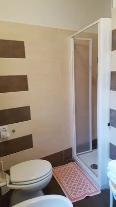 Standard Tek Büyük veya İki Ayrı Yataklı Oda, Göl Manzaralı