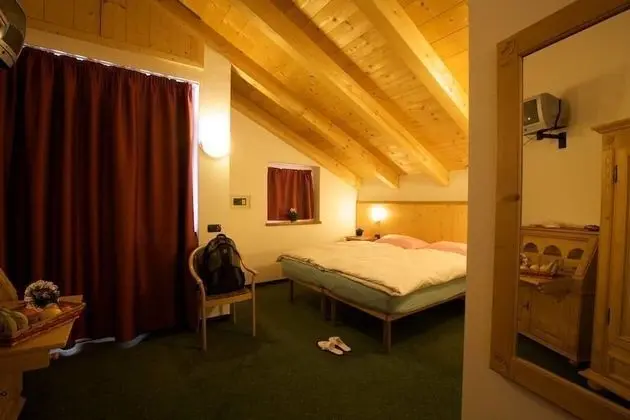 Comfort Tek Büyük veya İki Ayrı Yataklı Oda