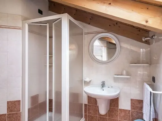 Comfort Tek Büyük veya İki Ayrı Yataklı Oda