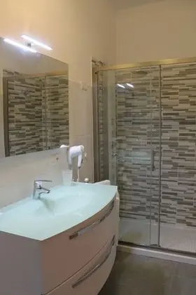 Üç Kişilik Oda, Göl Manzaralı