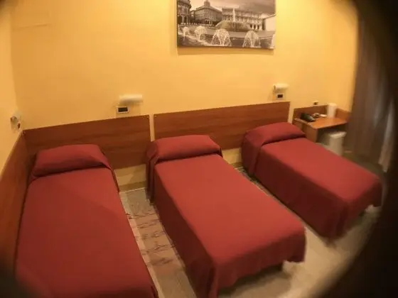Üç Kişilik Oda
