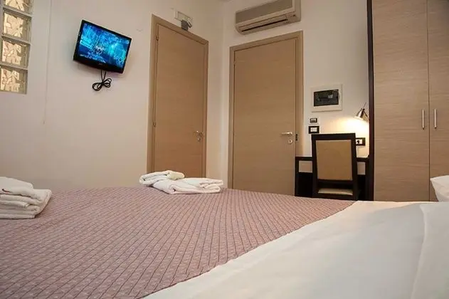 Standard Tek Büyük Yataklı Oda