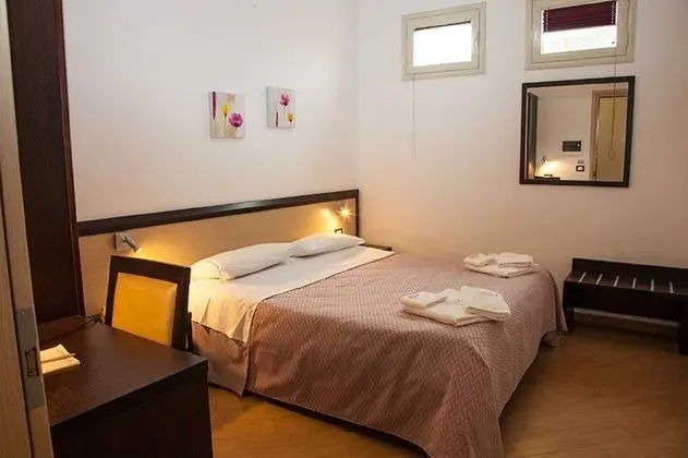 Standard Tek Büyük Yataklı Oda