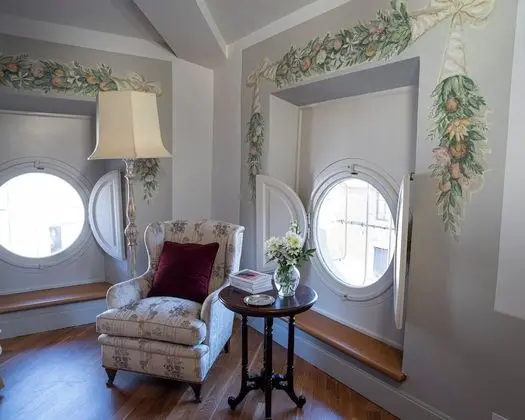 Classic Tek Büyük Yataklı Oda