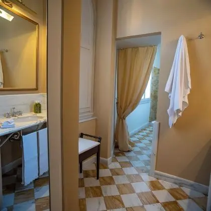 Classic Tek Büyük Yataklı Oda