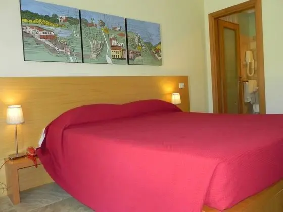 Standard Tek Büyük veya İki Ayrı Yataklı Oda