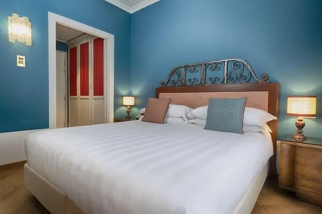 Classic Tek Büyük Yataklı Oda